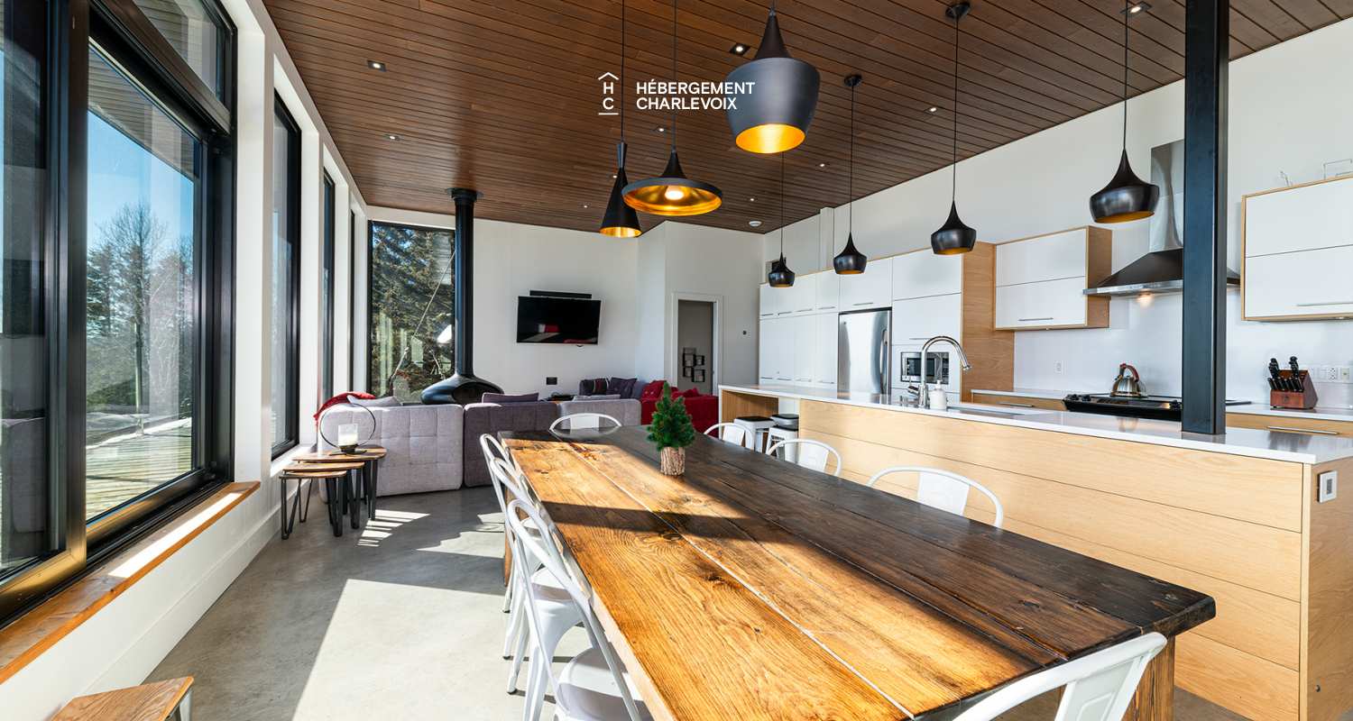 ABS-595 - Un feu de foyer suspendu dans un chalet de luxe à louer dans Charlevoix.