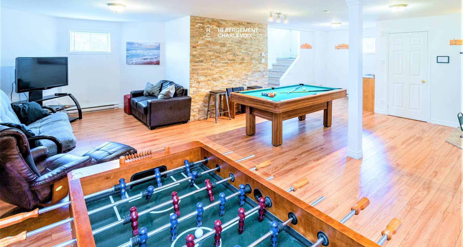 ACC-38 - Chalet à Petite-Rivière-St-François avec spa et vue sur le fleuve et les montagnes.