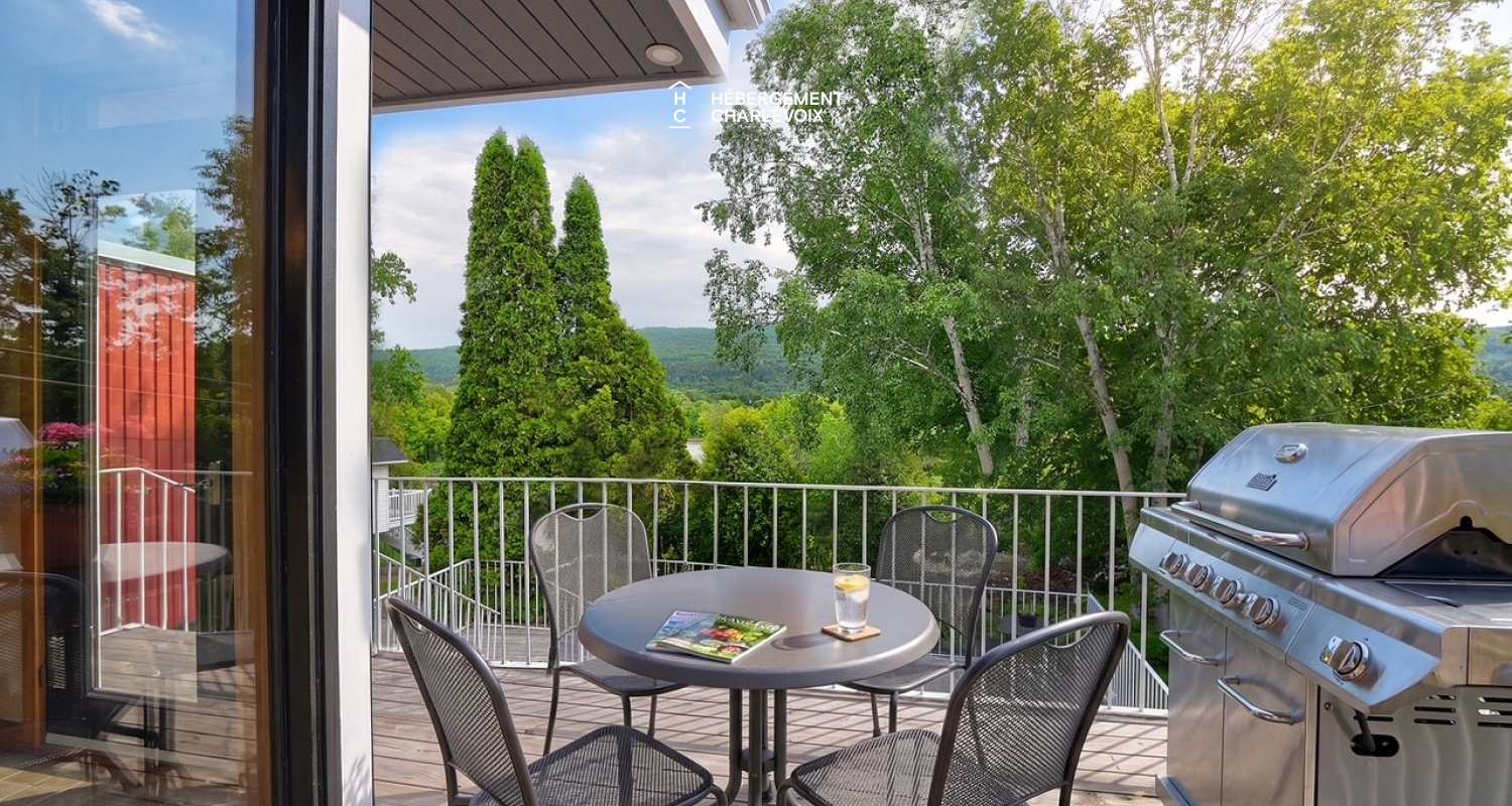 ALC-28 - Joli appartement situé en plein cœur de l'une des plus belles rues de Charlevoix.
