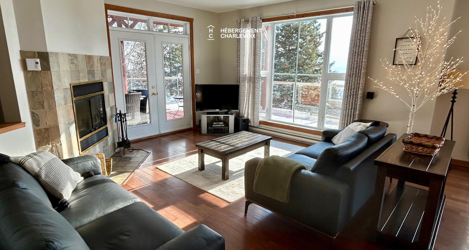 ANO-121B - À 10 minutes du Massif avec vue sur le fleuve St-Laurent!