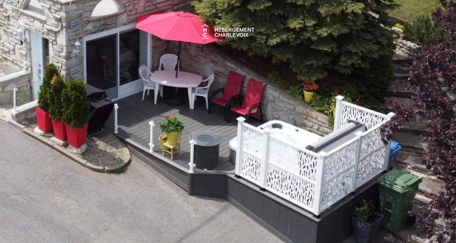 ANT-197-1 - Book for 2 families, while respecting sanitary measures, since this residence is designed to convert into two separate units.