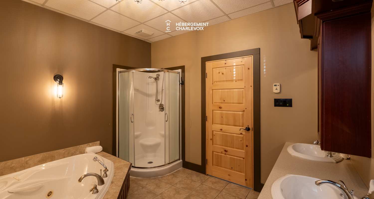 APO-211 - Beautiful windows and wood to inspire