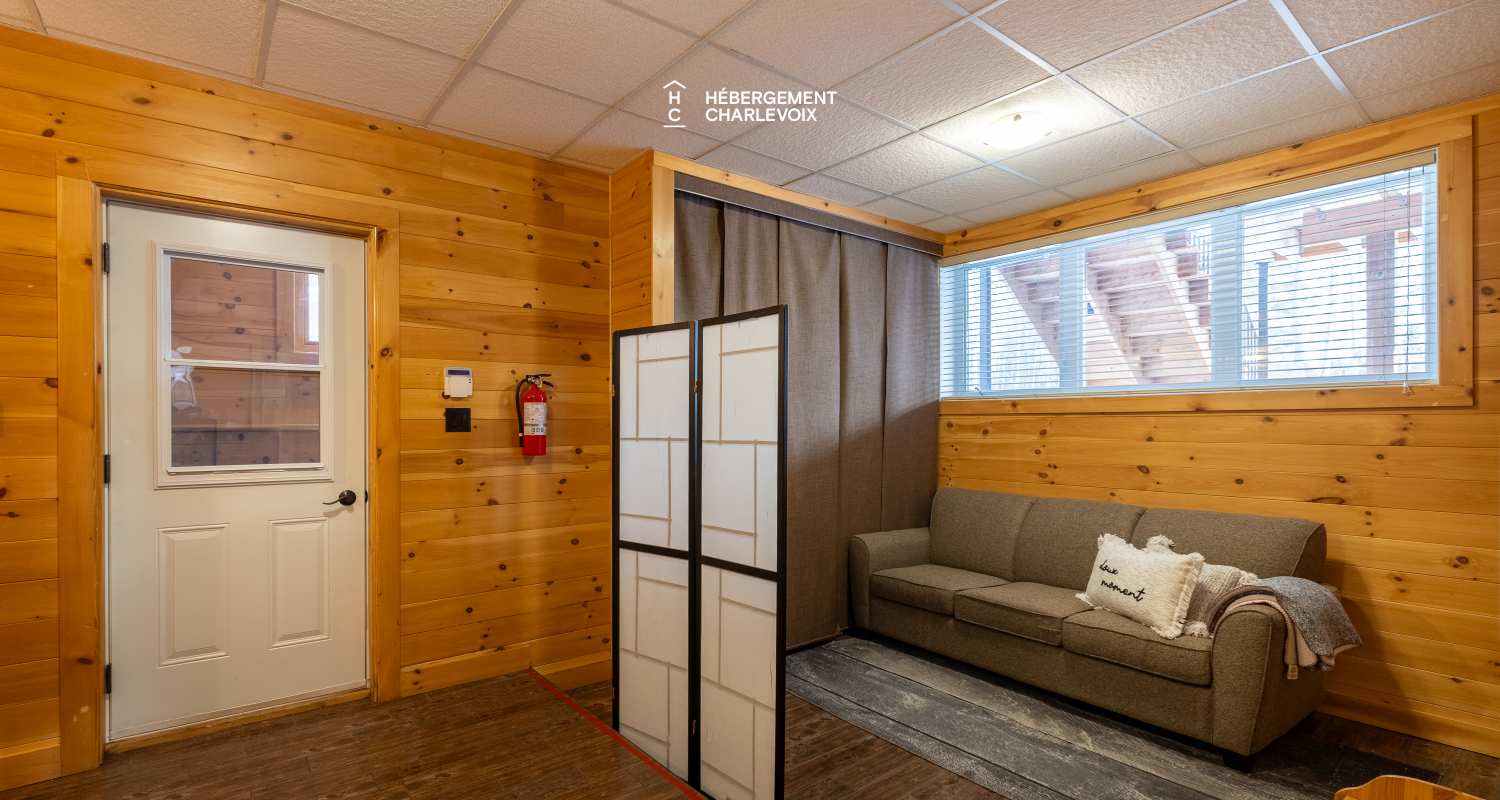 APO-211 - Beautiful windows and wood to inspire