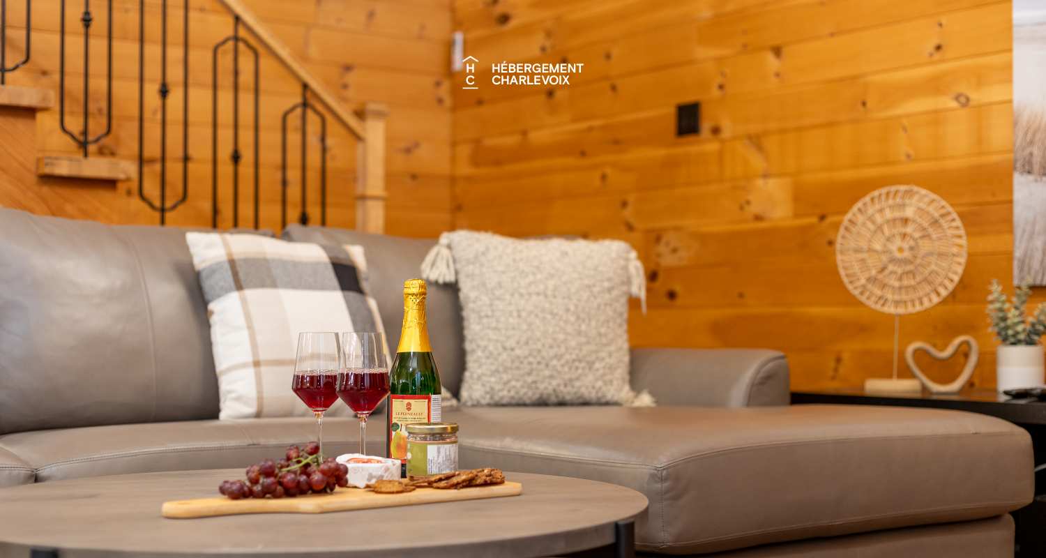 APO-211 - Beautiful windows and wood to inspire