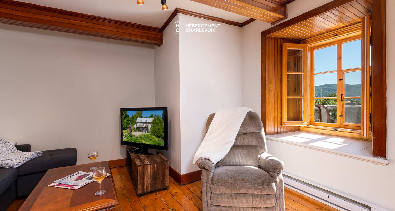 ART-4 - NEW - In a 200 year old mill ... a few steps from Baie-St-Paul