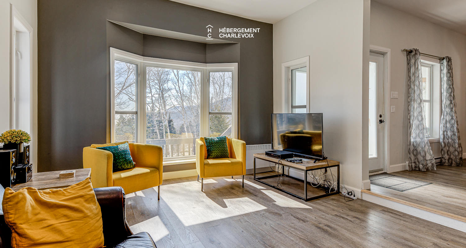 AST-47 - Swimming pool, spa and view of the St. Lawrence River!