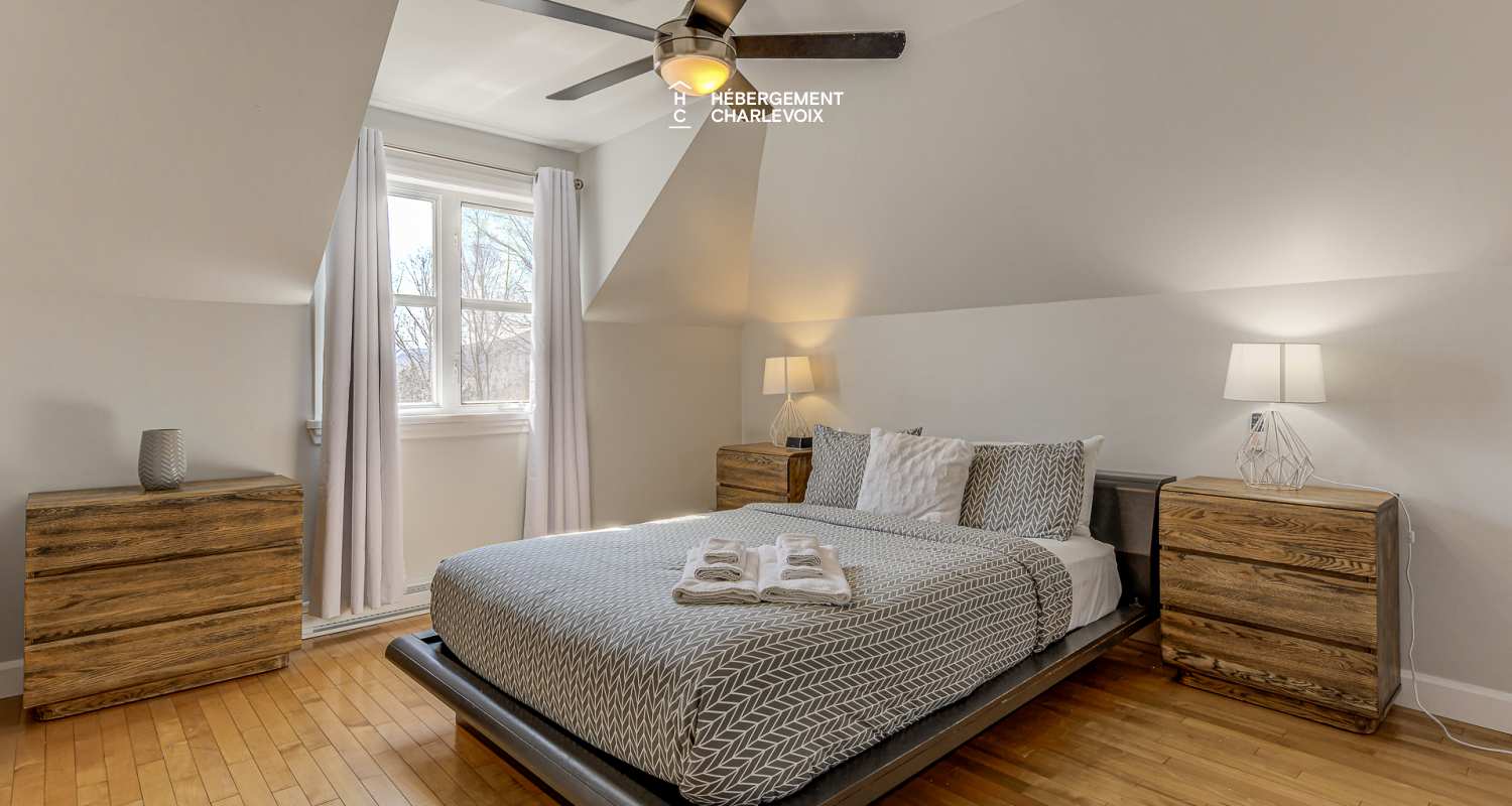 AST-47 - Swimming pool, spa and view of the St. Lawrence River!