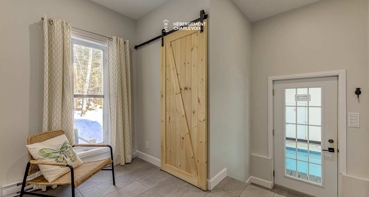 AST-47 - Swimming pool, spa and view of the St. Lawrence River!