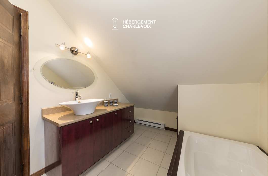 AVA-269 - Chalet près du sentier Gabrielle-Roy à Petite-Rivière St-François
