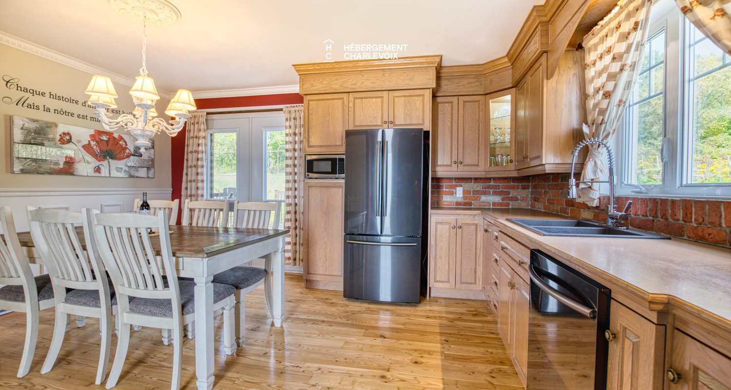 AZE-1255 - Come breathe the salty air of the St. Lawrence River