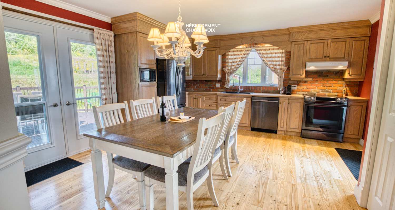 AZE-1255 - Come breathe the salty air of the St. Lawrence River