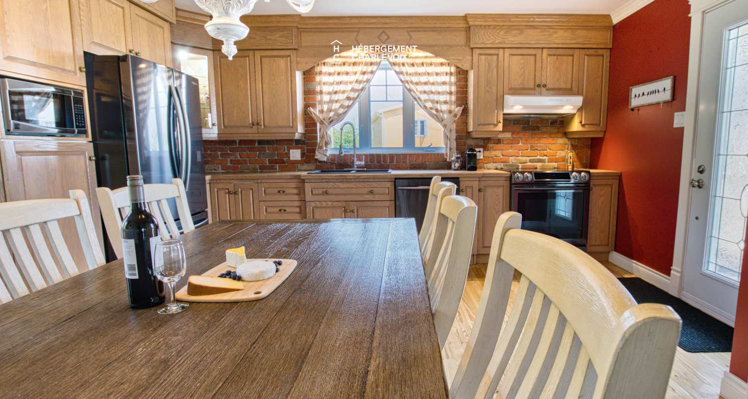 AZE-1255 - Come breathe the salty air of the St. Lawrence River