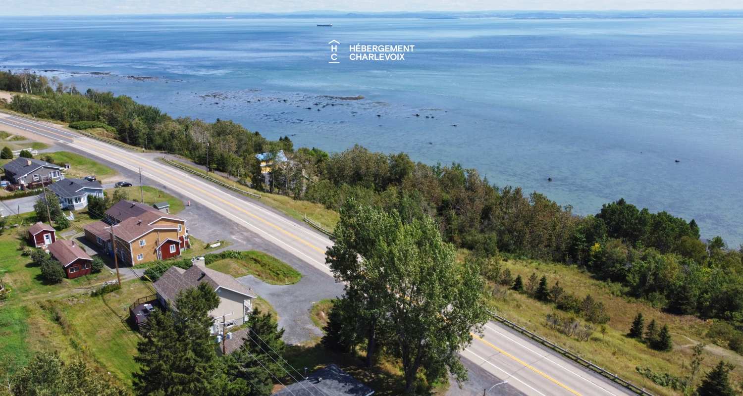 AZE-1255 - Come breathe the salty air of the St. Lawrence River