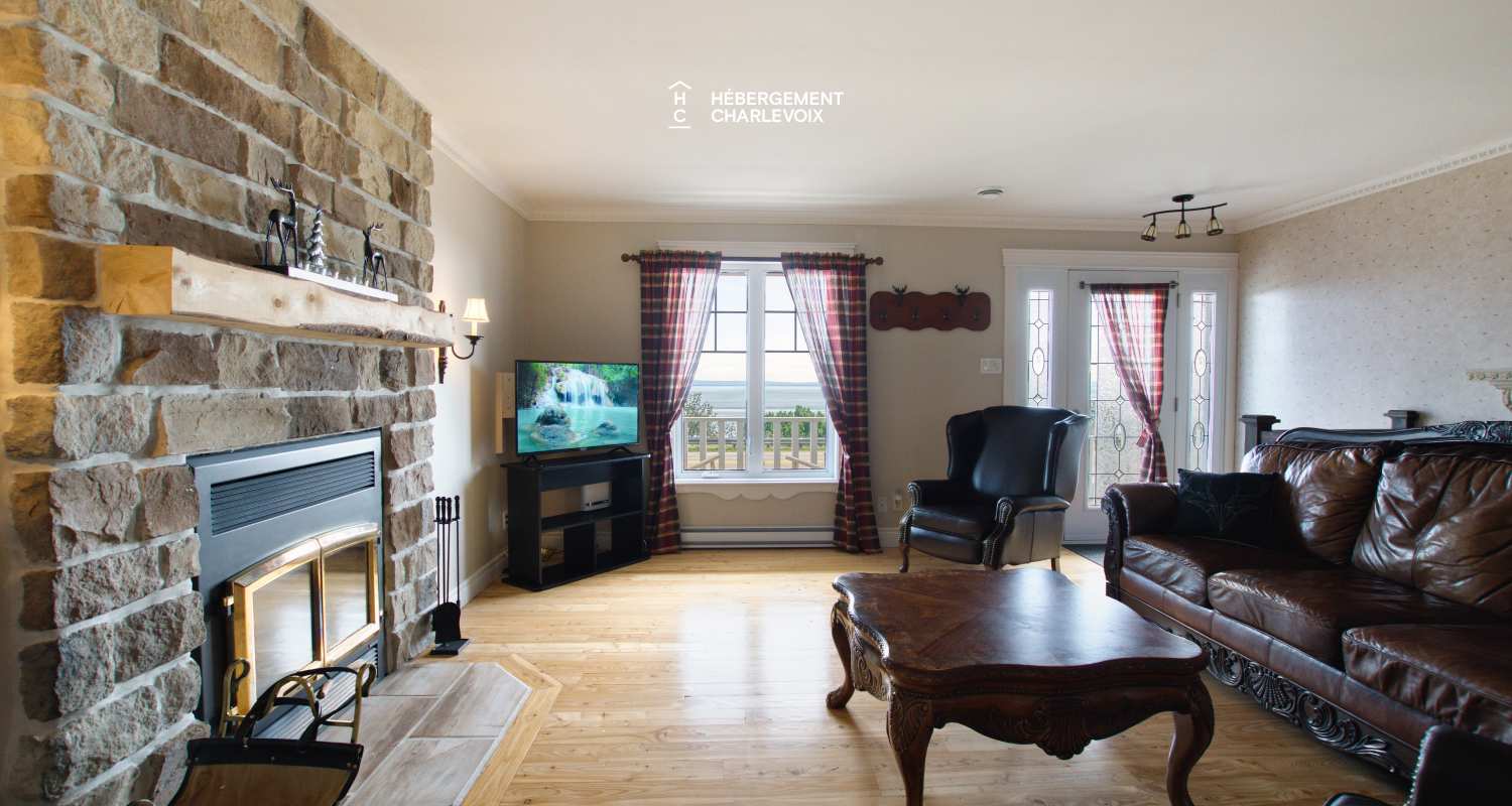 AZE-1255 - Come breathe the salty air of the St. Lawrence River