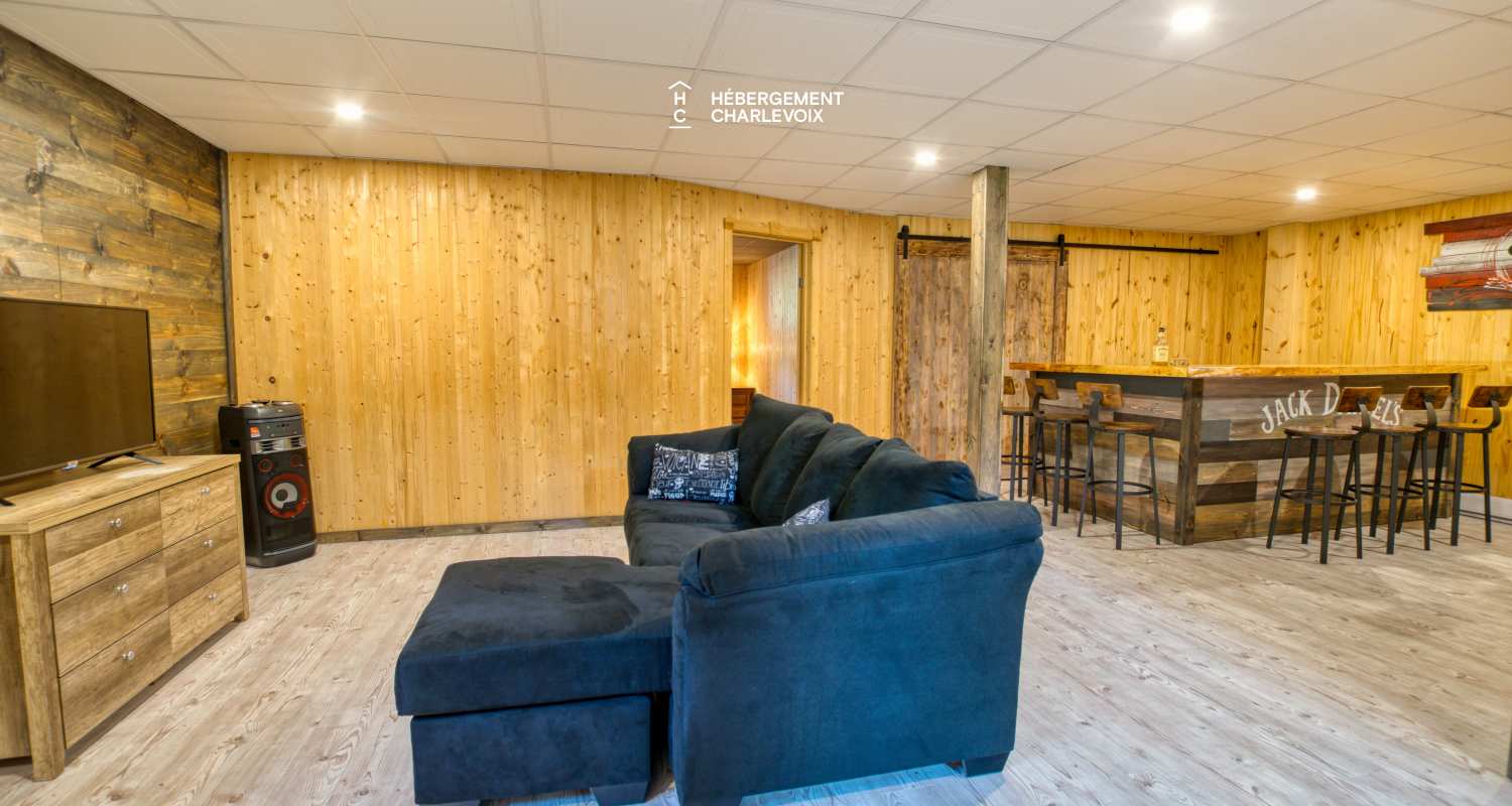 AZE-1255 - Come breathe the salty air of the St. Lawrence River