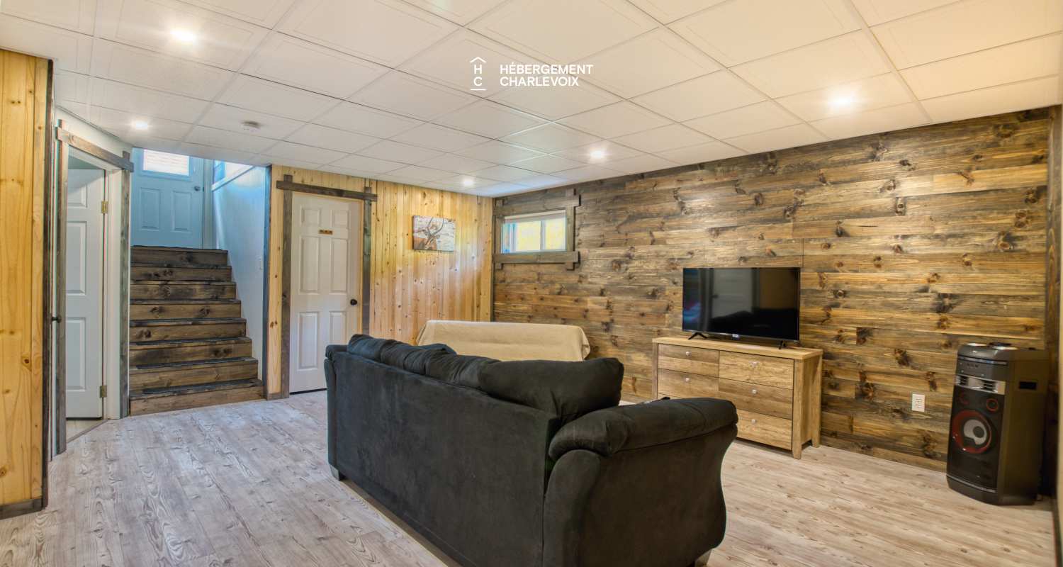 AZE-1255 - Come breathe the salty air of the St. Lawrence River