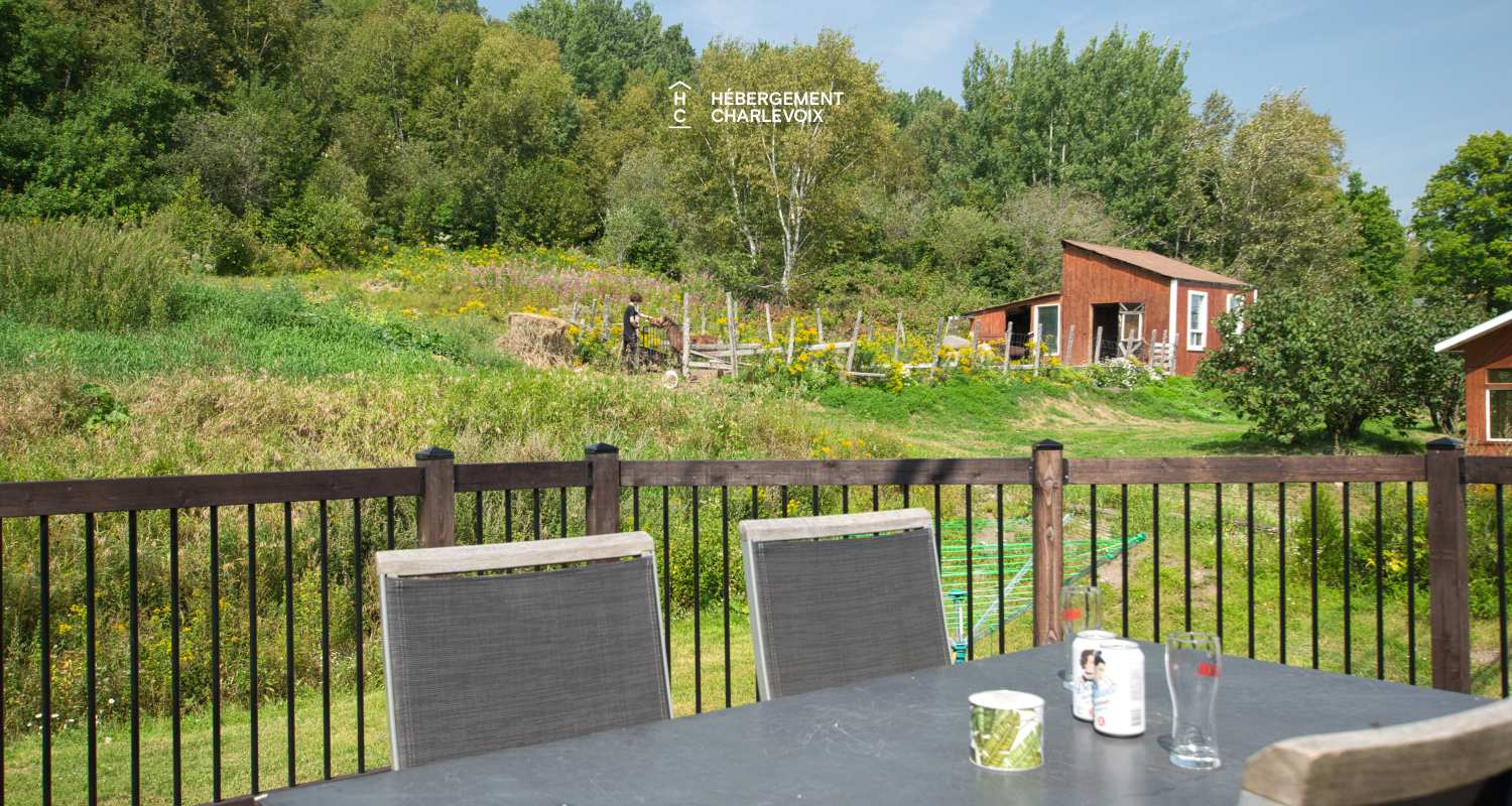 AZE-1255 - Come breathe the salty air of the St. Lawrence River