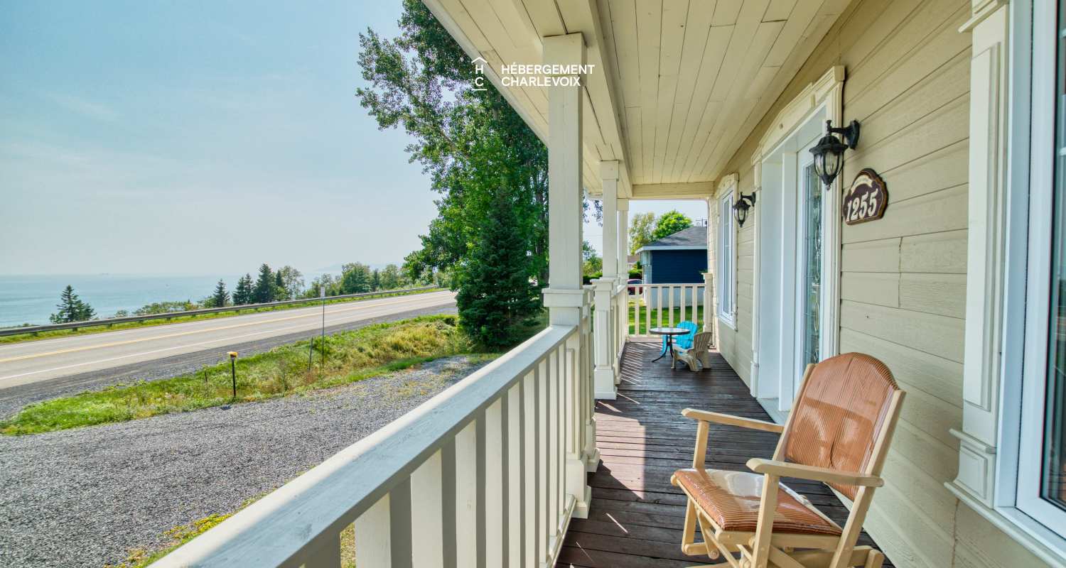 AZE-1255 - Come breathe the salty air of the St. Lawrence River