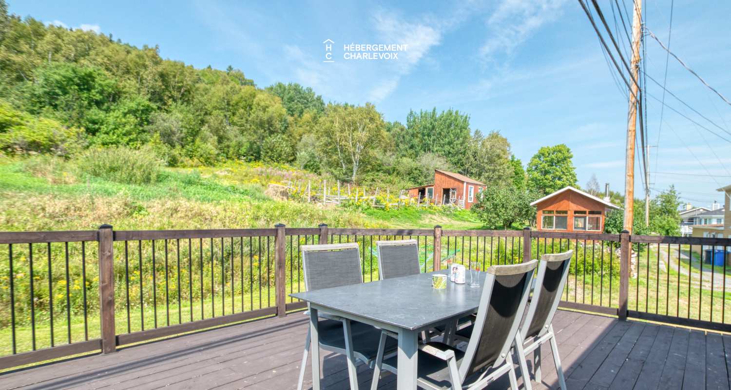 AZE-1255 - Come breathe the salty air of the St. Lawrence River