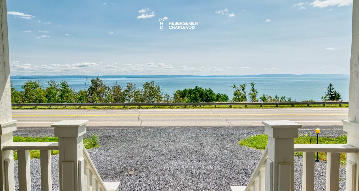 AZE-1255 - Come breathe the salty air of the St. Lawrence River