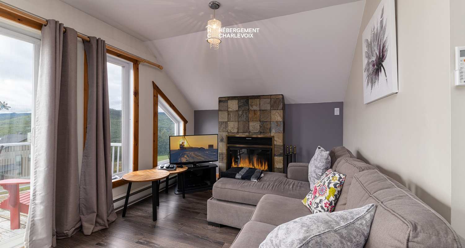 BAL-10-2 - Exceptional view on the St-Laurent river