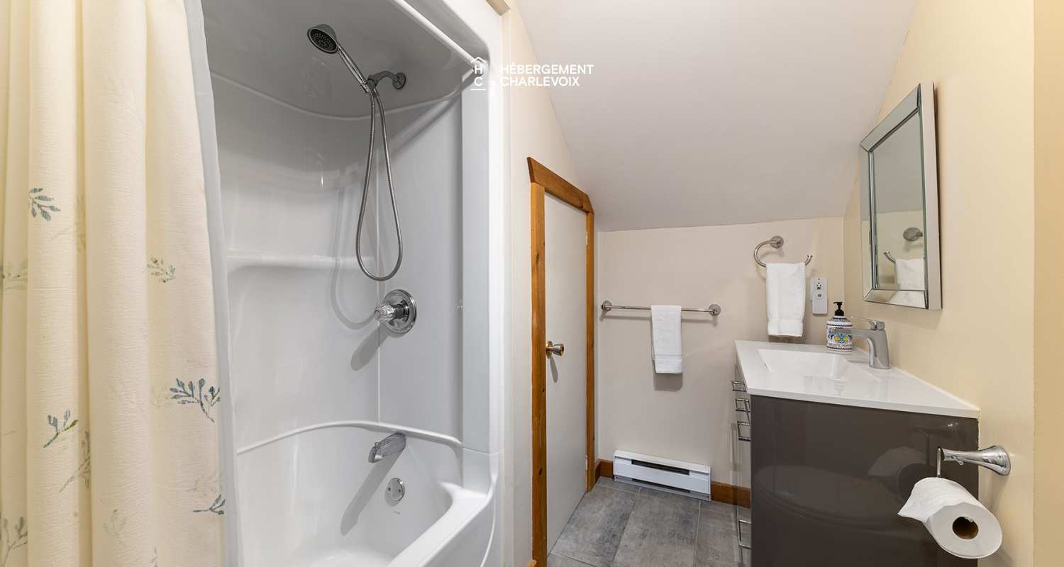 BAL-10-2 - Exceptional view on the St-Laurent river