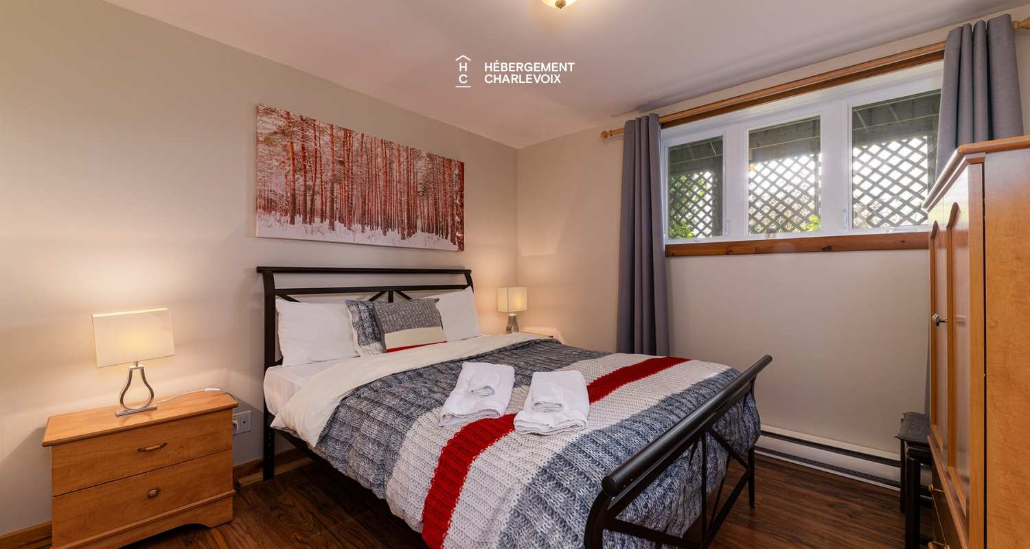 BAL-10-1 - Privacy and tranquility with the St. Lawrence River