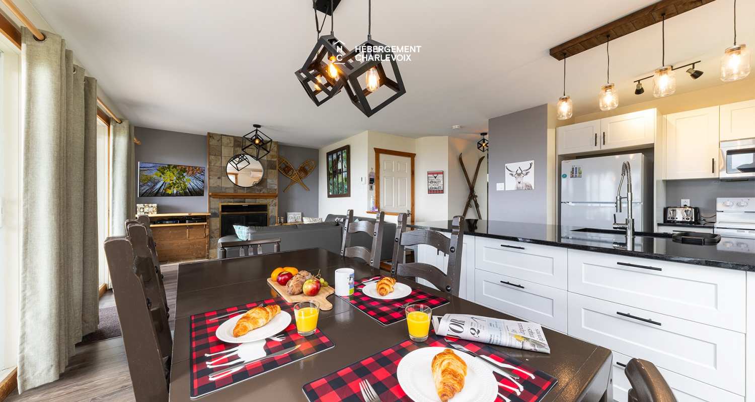 BAL-10-1 - Privacy and tranquility with the St. Lawrence River