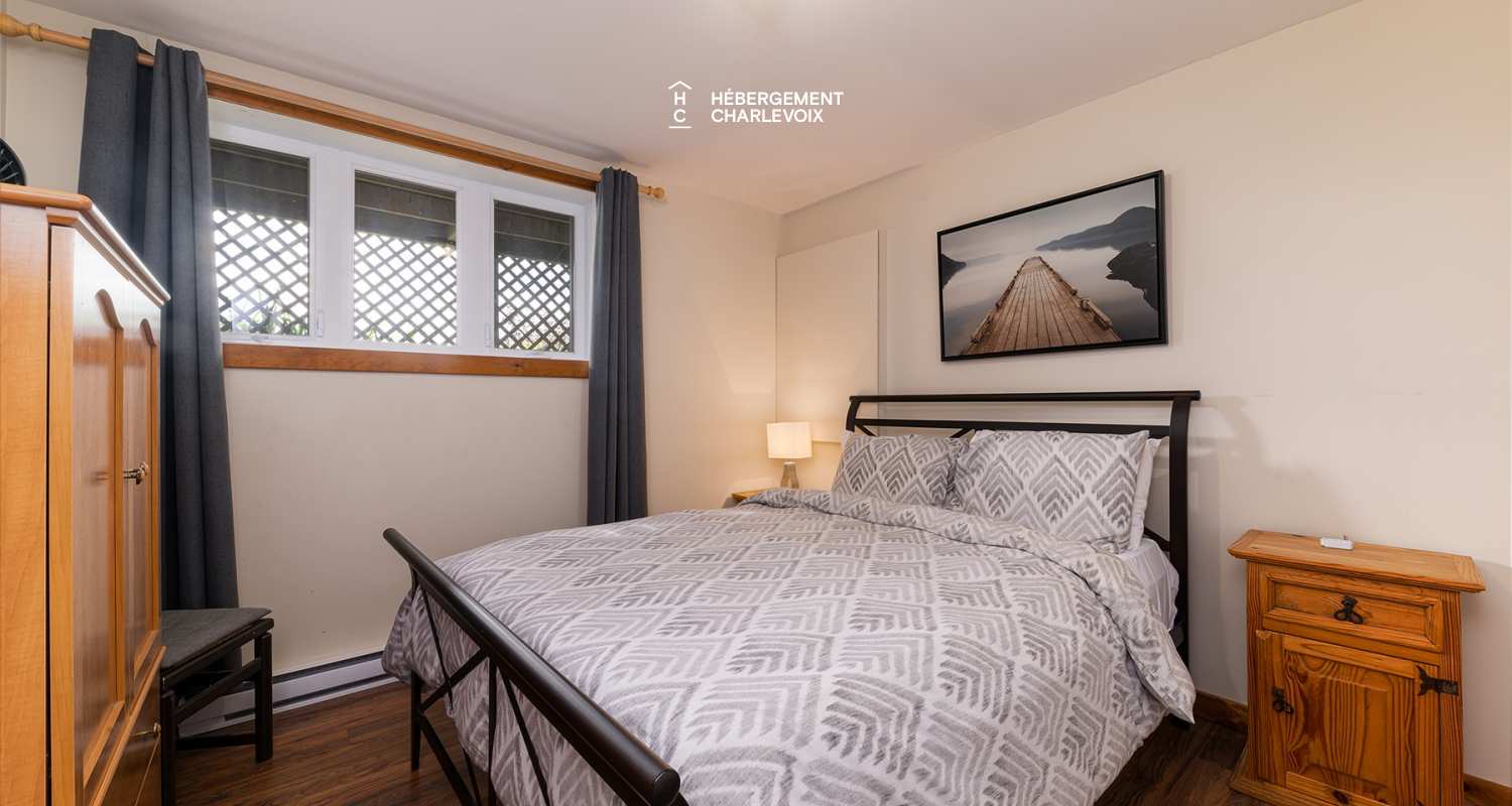 BAL-10-1 - Privacy and tranquility with the St. Lawrence River