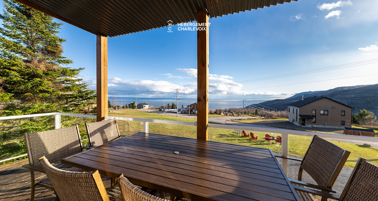 BAL-10-1 - Privacy and tranquility with the St. Lawrence River