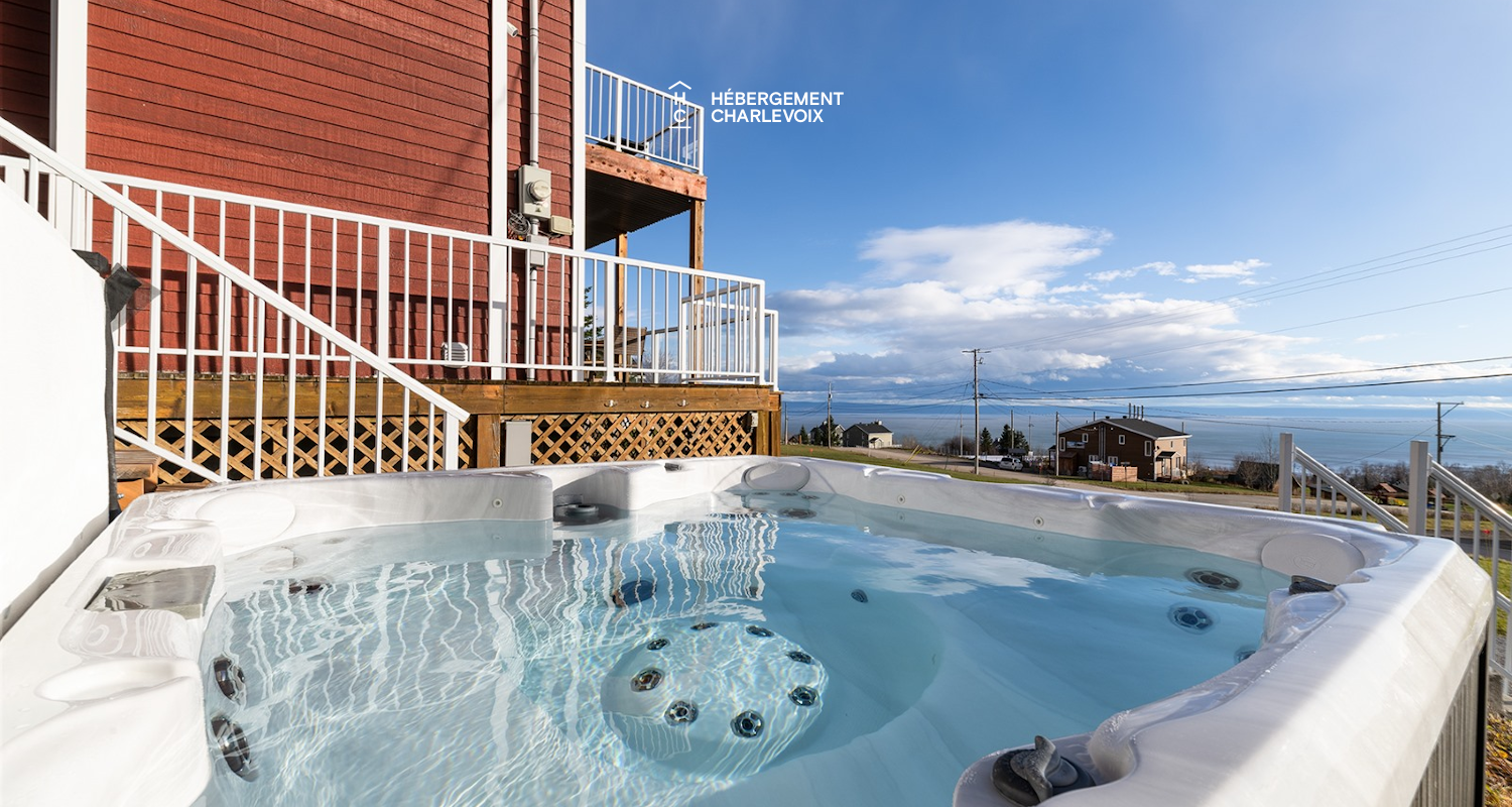 BAL-10-1 - Privacy and tranquility with the St. Lawrence River