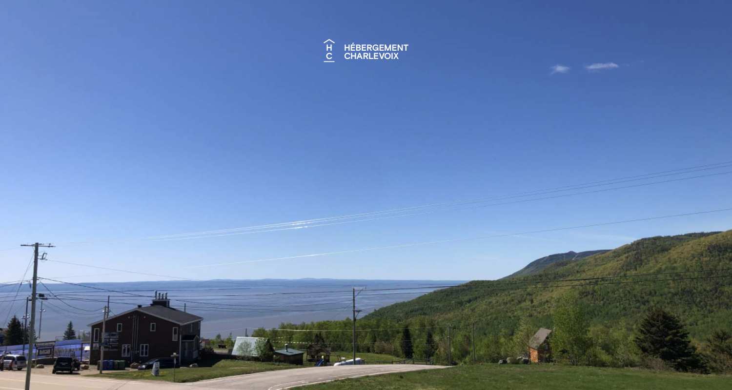 BAL-10-1 - Privacy and tranquility with the St. Lawrence River