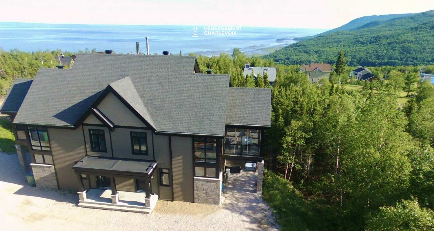 BLT-8 - Mountains and the St. Lawrence River as companion