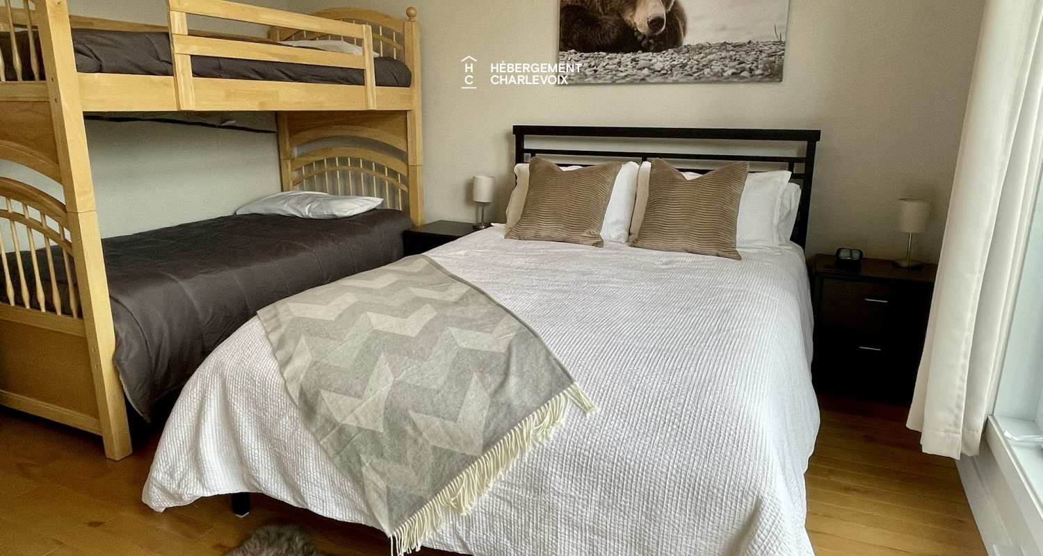 BLT-8 - Mountains and the St. Lawrence River as companion