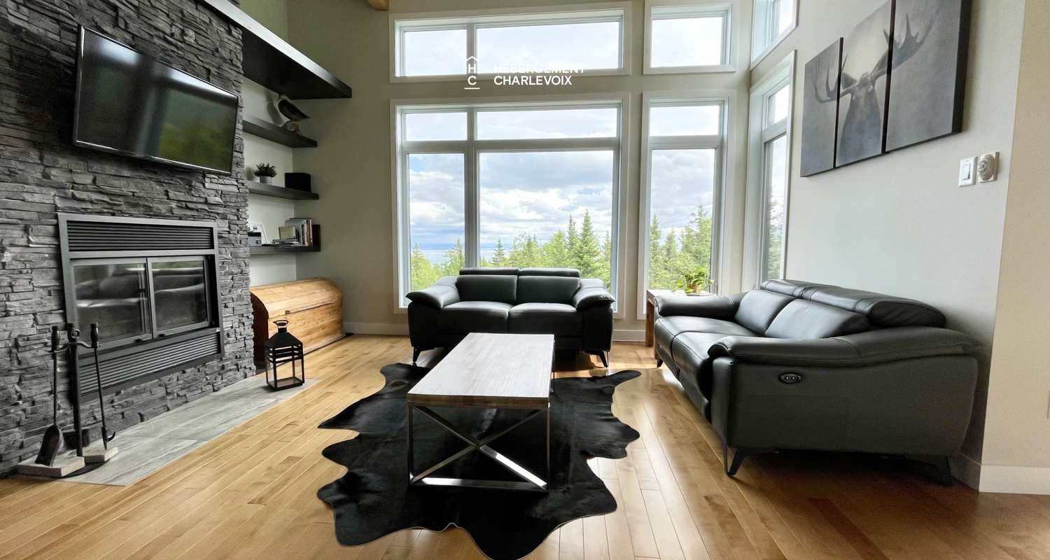 BLT-8 - Mountains and the St. Lawrence River as companion