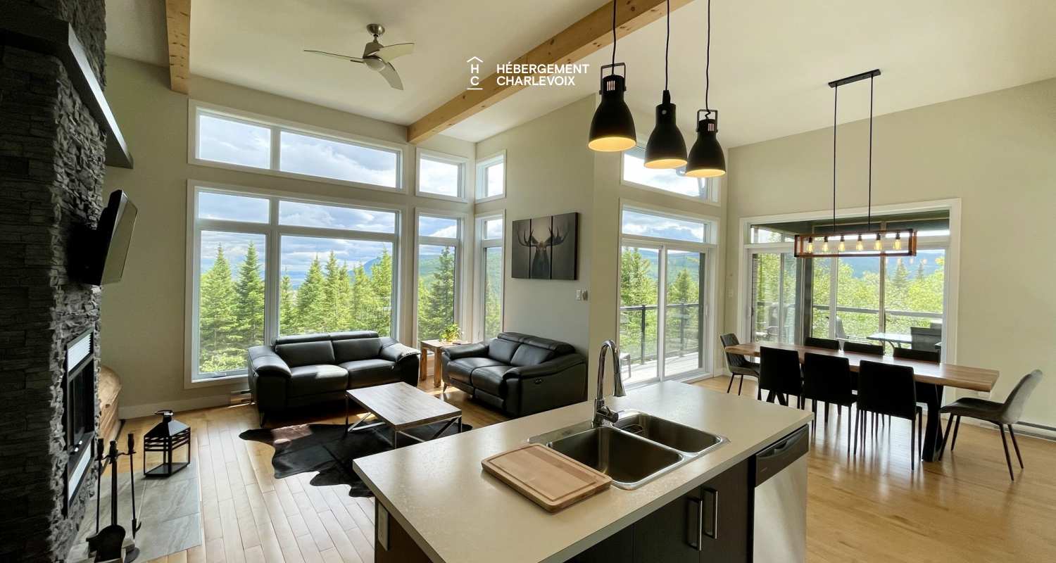 BLT-8 - Mountains and the St. Lawrence River as companion