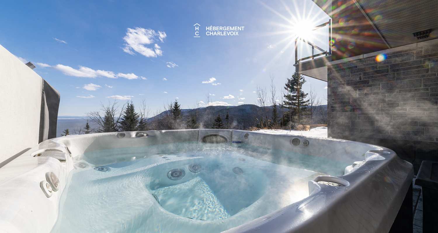 BRI-43 - Une vue panoramique sur fleuve et montagnes