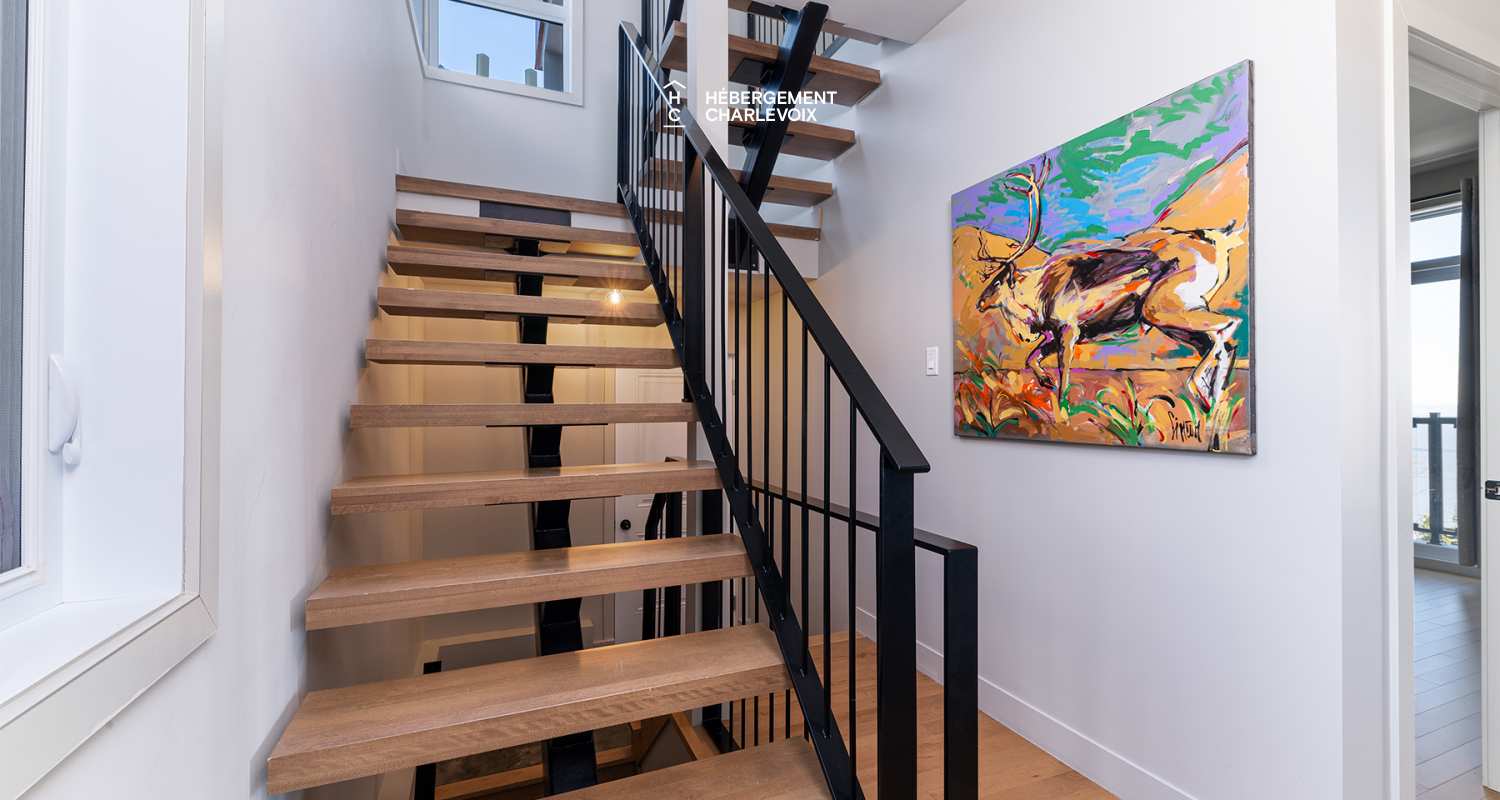 BRI-43 - Une vue panoramique sur fleuve et montagnes