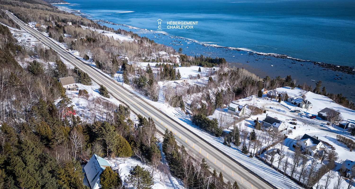 CAN-1545 - Maison centenaire dans une zone boisée