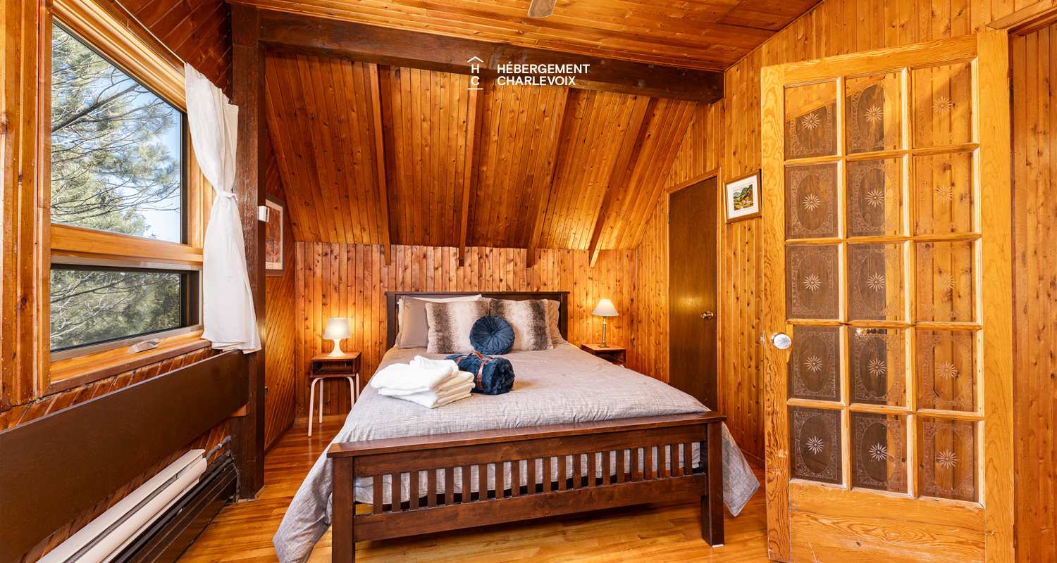 CAN-1545 - Maison centenaire dans une zone boisée