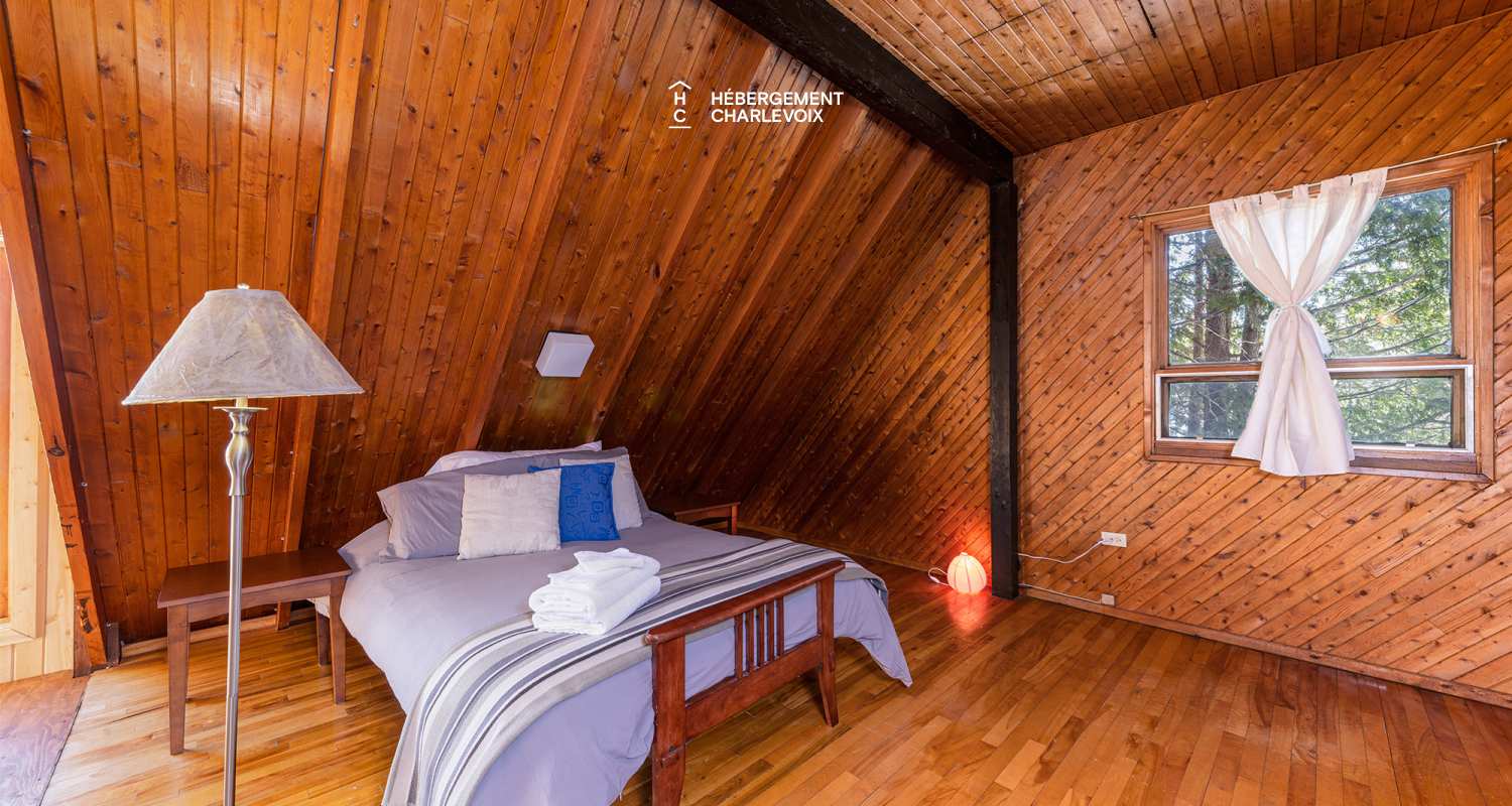 CAN-1545 - Maison centenaire dans une zone boisée