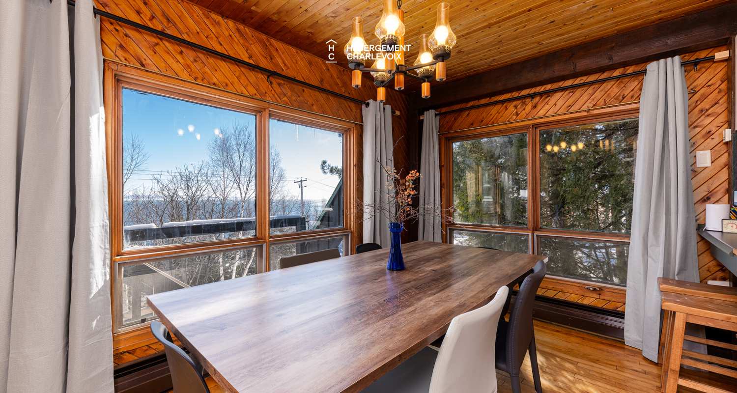 CAN-1545 - Maison centenaire dans une zone boisée