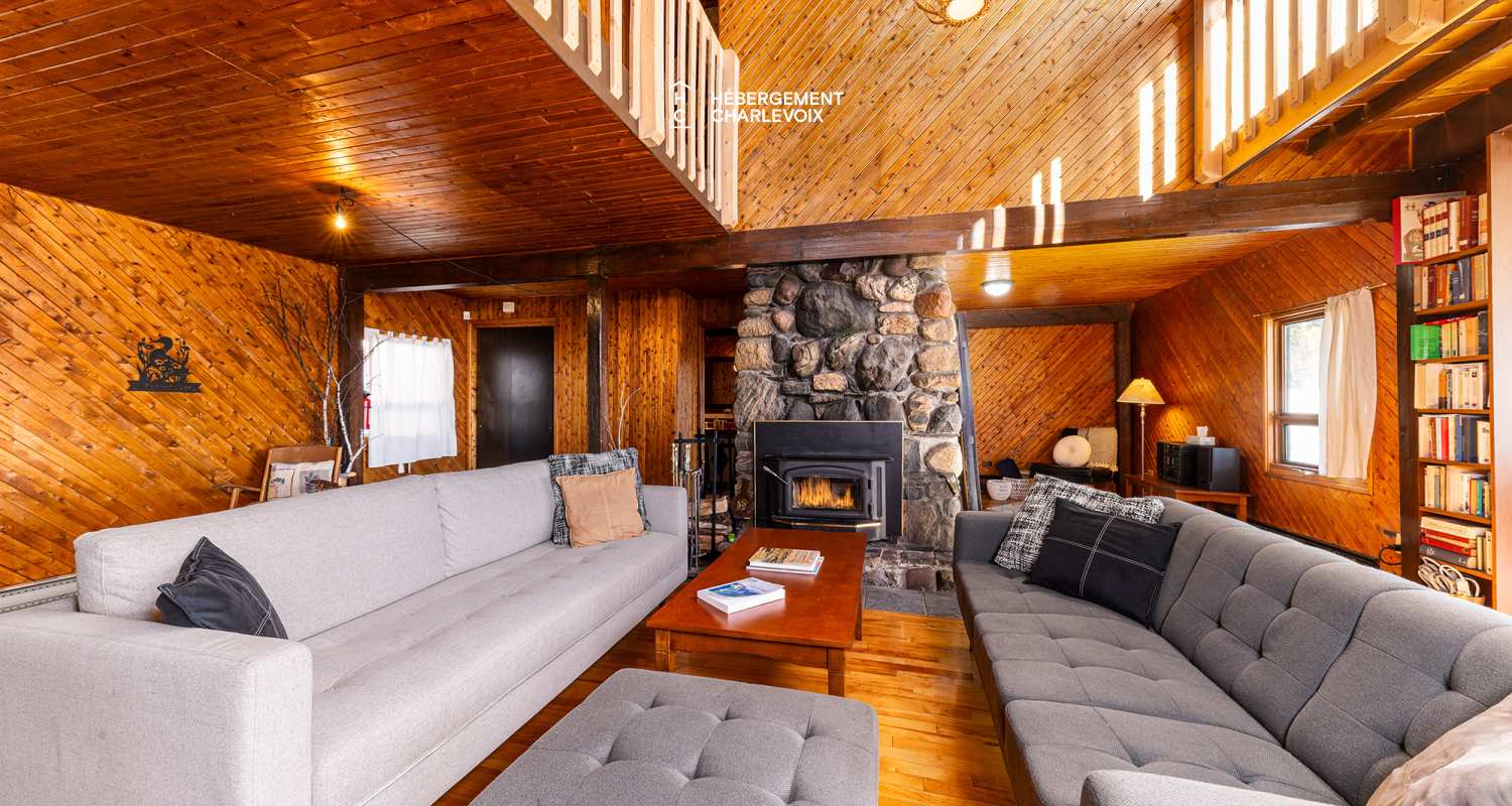 CAN-1545 - Maison centenaire dans une zone boisée