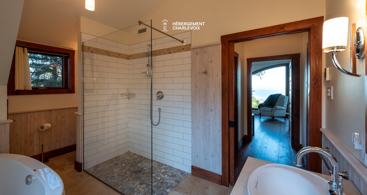 CHA-46 - A majestic panoramic view