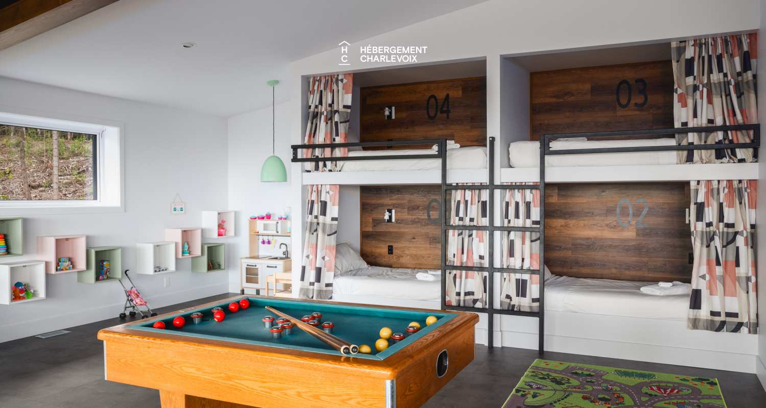 CHO-155 - Modernité et confort en plein centre de la nature Charlevoisienne!