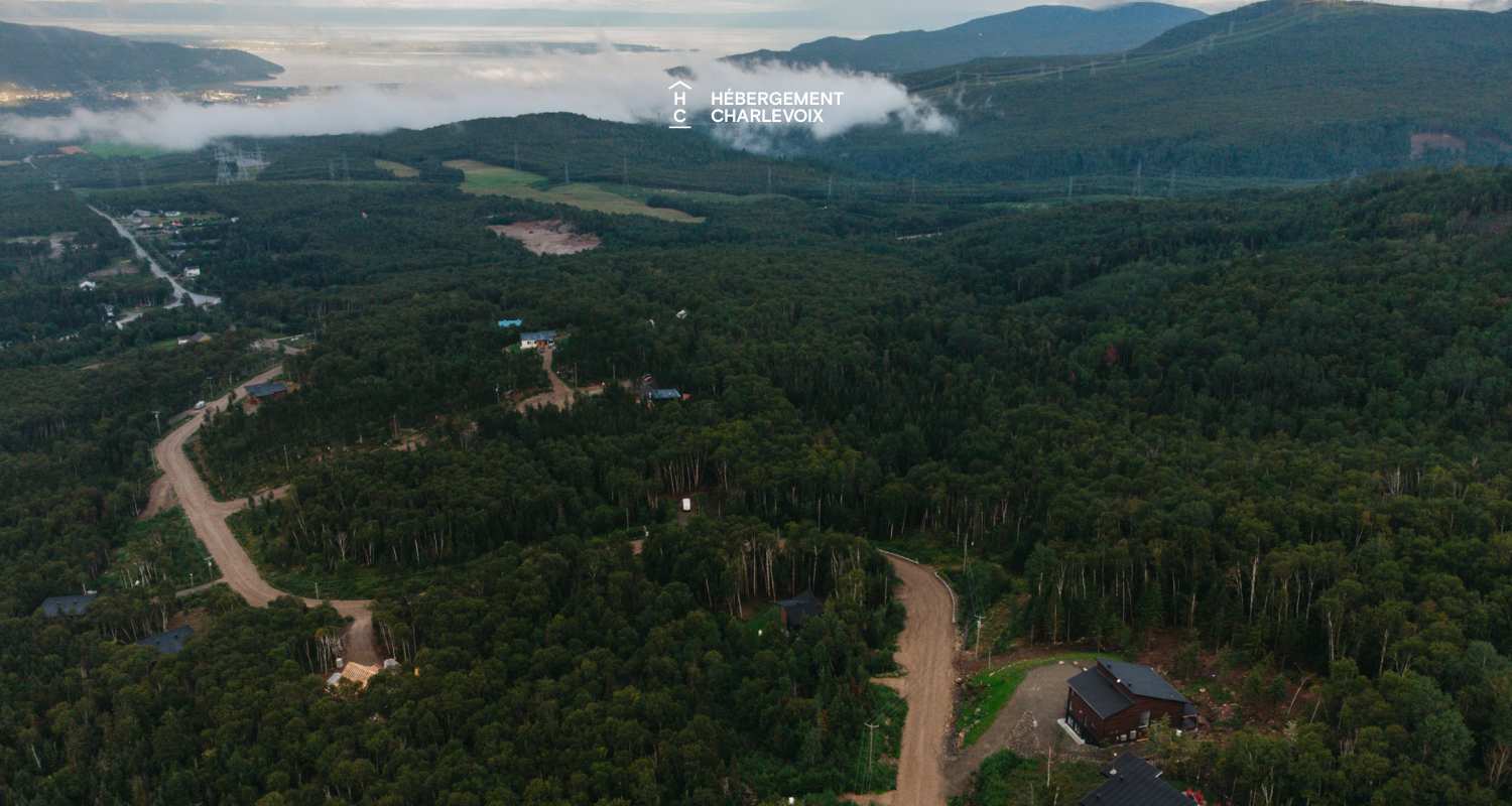CHO-155 - Modernité et confort en plein centre de la nature Charlevoisienne!