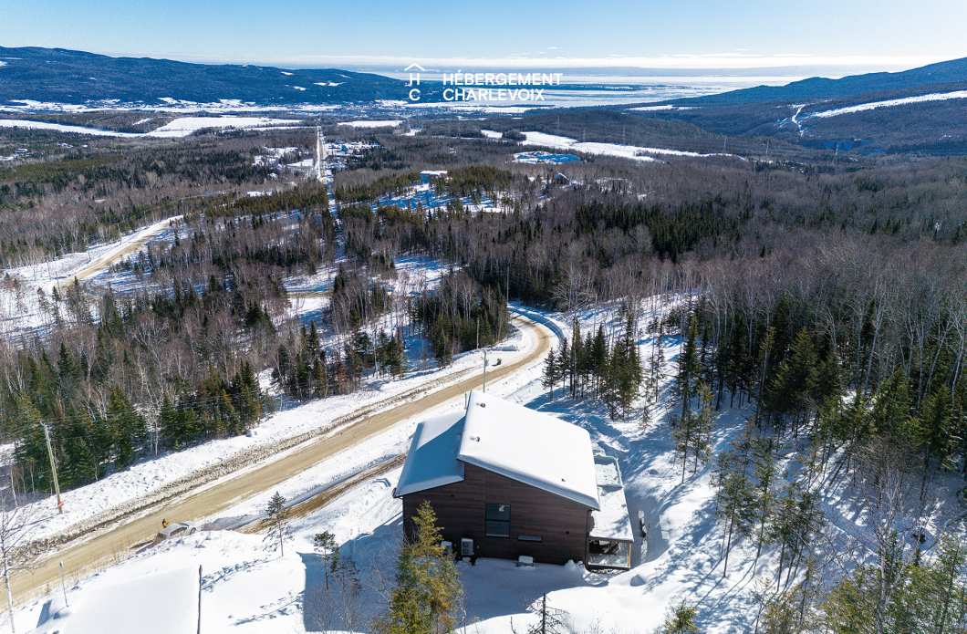CHO-155 - Modernité et confort en plein centre de la nature Charlevoisienne!