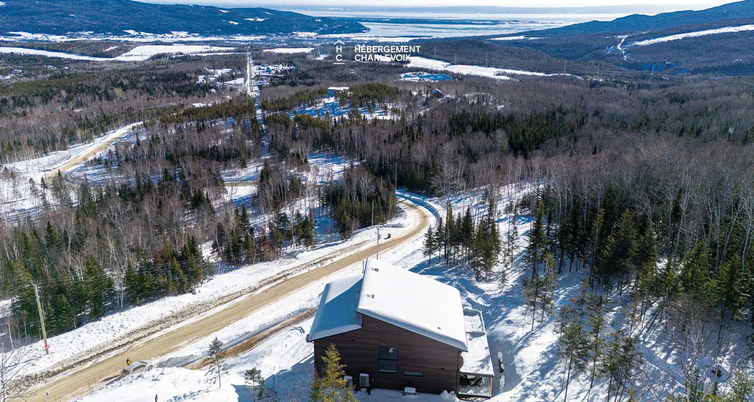 CHO-155 - Modernité et confort en plein centre de la nature Charlevoisienne!