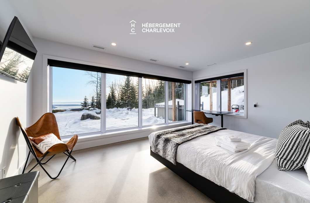 CHO-155 - Modernité et confort en plein centre de la nature Charlevoisienne!