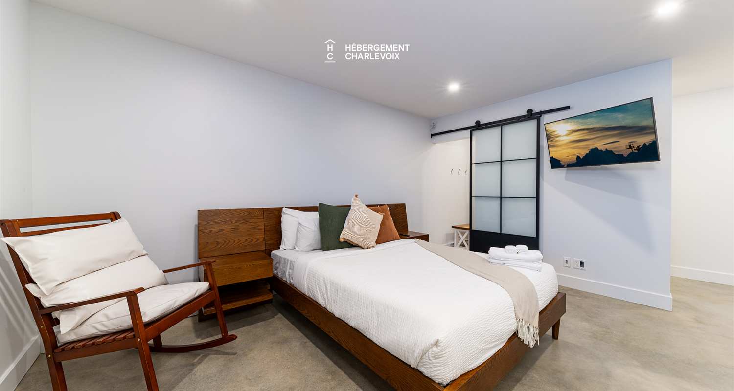 CHO-155 - Modernité et confort en plein centre de la nature Charlevoisienne!